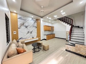 full nội thất xịn - vài bước ra phố - hơn 6.x tỷ đồng