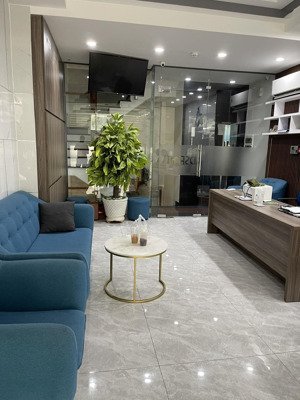 bán nhà văn phòng hiện đại đa năng, vị trí vàng gần ga t3
