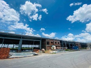 xưởng mới toanh dt 1000m2 giá chỉ 5,2usd/m2 khoảng hơn 136tr/m2/tháng ngay kcn lê minh xuân