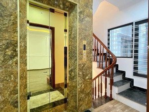 cần bán nhà pháo đài láng 45m 6 tầng thang máy lô góc giá 11.5 tỷ