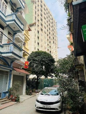 phùng chí kiên khu quân đội ngõ ô tô, nhà đẹp xây mới 5 tầng, thiết kế hiện đại 30m2 nhỉnh 8tỷ đồng