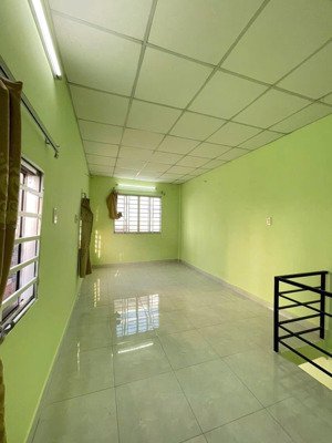 đường 49 hbc , nhà hẻm thông , gần chợ , giao thông thuân tiện