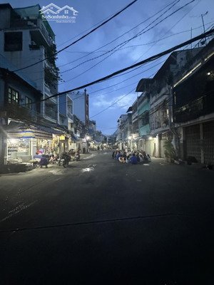 nhà đẹp giá tốt trung tâm q11 giá 4,65 tỷ lê thị bạch cát hẻm ba gác