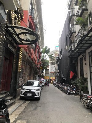 chính chủ bán nhà 6 tầng thang máy phố láng hạ 70m chỉ 28 tỷ ô tô tránh ba đình