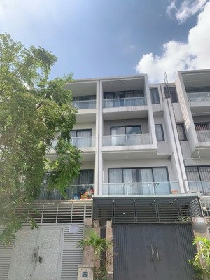 bán nhà kdc đặng thùy trâm-sát sông sài gòn thoáng mát ( 4 tầng+đường 10m gồm vỉa hè)giá: 10,3tỷ tl