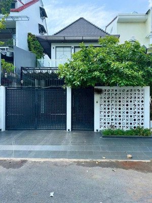 chính chủ kẹt tiền bán nhà (ngang 7m-dài 16,6m) gần chợ bờ ngựa bình chánh giá 1,2 tỷ sổ hồng riêng