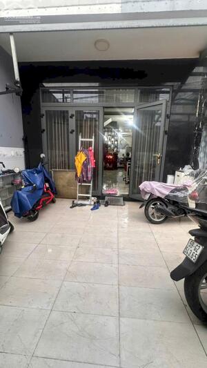 Nhà đẹp 2 lầu diện tích khủng 4,7mx22,5m ĐHT06 ngay công viên KDC an sương q12