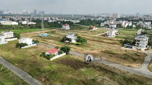 bán lô đất biệt thự mặt tiền sông kdc phú nhuận . đường 16m. vị trí sáng và đẹp