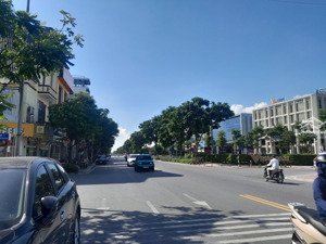 phân lô tư đình, long biên, 600m*200 tỉ. tương lai hiện hữu.