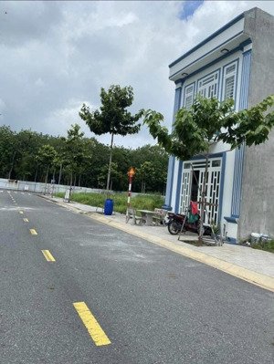 bán lô đất vị trí đẹp chỉ 1 tỷ 300 dt 200m2 kế chợ bến cát mỹ phước gần nhiều kcn bệnh viện đa khoa