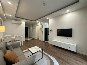 cho thuê căn 2pn . 77m2 giá 14tr /th . tầng trung tại imperia sky garden