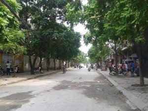 cho thuê phòng trọ ở ngõ 565 lạc long quân diện tích 30m2. lh: 