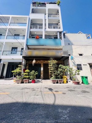 mặt tiền khu họ lê 8x19met. đúc 4 tấm nhà đẹp kiên cố.