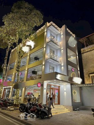 cho thuê nhà mặt phố nguyễn thị định, 120m2 x 3 tầng, 8m mặt tiền, giá 80tr, mọi mô hình kinh doanh