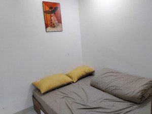 bán gấp chung cư mn 55m, đầy đủ nội thất, vị trí siêu vip, ô tô đỗ cửa, giá 2 tỷ