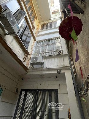 bán nhà riêng 25m2 thông thủy, 3 tầng vị trí trung tâm đống đa, thuận tiện đi lại