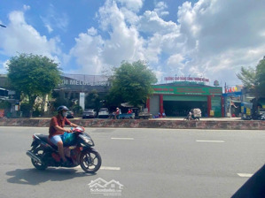 lô góc 2mt - hơn 2000m2 - mt lê trọng tấn - hđt 4.3 tỷ/năm - bán 230 tỷ