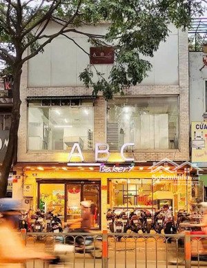 cho thuê nhà mặt phố trần thái tông, 120m2 x3 tầng, giá 80tr, mọi mô hình kinh doanh