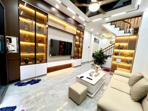 ngã tư xã đàn , 2 mặt ngõ thoáng trước sau, cách 1 nhà ra phố, 4 ngủ full nội thất, ở sướng