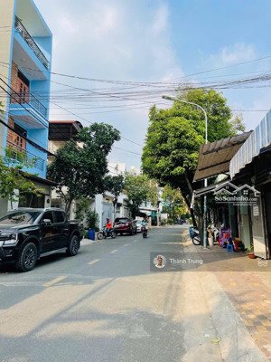 duy nhất còn 1 căn nhà mặt tiền đường 185 đang bán ra thị trường. 5m x 20m. 1 trệt 2 lầu 10,8 tỷ