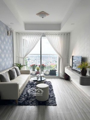 cho thuê gấp căn hộ sky center, 74m2, gồm 2pn, 2wc, giá 14tr/tháng. lh: minh