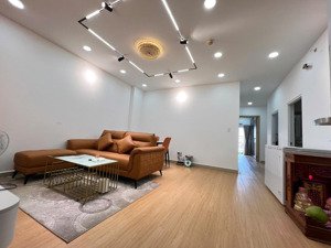 mình chính chủ cần bán căn 2pn 2wc 78m2 oriental plaza. đầy đủ nội thất. lh 