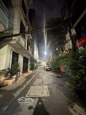 hoàng quốc việt khu quân đội ngõ ô tô nhà đẹp xây mới 5 tầng thiết kế hiện đại, 31m2 nhỉnh 8tỷ đồng