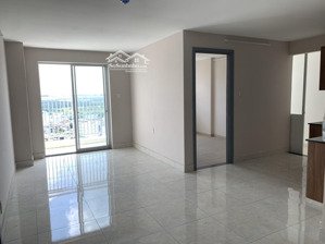 căn hướng đông blue sky tower 63m2,nhà sạch đẹp vào ở ngay,2pn,2wc,ban công