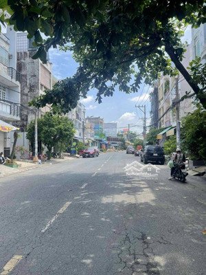 mặt tiền đường view công viên thoáng mát. khu dân trí cao