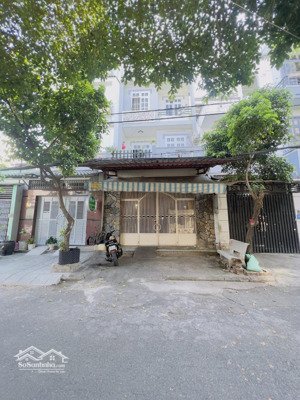 nhà mặt tiền kd thạch lam, dt 110m2 ngang lớn (5.5x20m) đường 12m, có vỉa hè. chỉ 11.8 tỷ