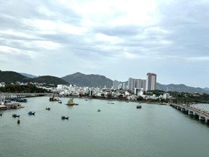 mường thanh 04 trần phú 2phòng ngủ. giá 2tỷ770. full nội thất đẹp view biển và cầu trần phú!