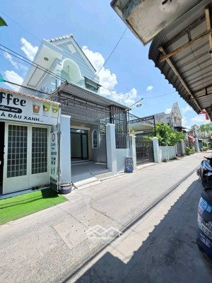 chính chủ định cư để lại giá siêu rẻ 1 tỷ 770 cho căn nhà dt 100m2 gần ngã tư chiêu liêu dĩ an