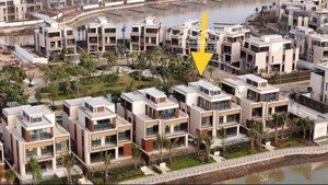 bán dinh thự the rivus -elie saab full nội thất cao cấp chỉ sách vali vô ở .. liên hệ : 