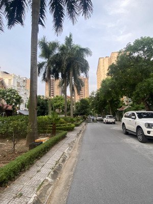 bán biệt thự kđt pháp vân lô bt1, rẻ nhất, khu vip đáng mua nhất hơn 50 tỷ lh 