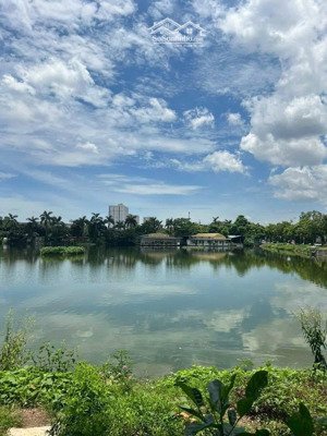 phân lô vỉa hè ô tô tránh -76m2 -mặt tiền 5m - ngõ thông bàn cờ -đường 12m -vỉa hè 3m -đối diện him