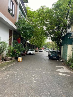 hơn 7 tỷ có ngay nhà phố tư đình -dân xây gara ô tô -đường trước nhà ô tô tránh -phố tư đình