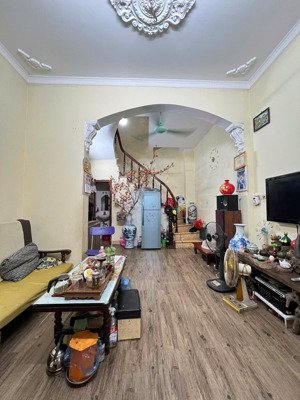 bán nhà tứ liên dt 35m, 5 tầng, mt 4m giá chào nhỉnh 7 tỷ tây hồ 1 bước ra oto - nhà tự xây đẹp