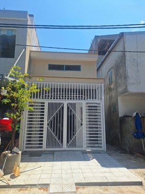 bán nhà 43 nại hiên đông 9 - gác lửng đúc , kẹp lối thoát thông thoáng , 5tỷ200 ,