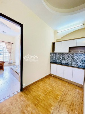 6.9 tr - view bờ kè trường sa, 1 phòng ngủ ban công full nội thất, nhà mới 100%, khu dân cư an ninh