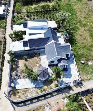 cg biệt thự vườn mái thái lô góc 2 mặt tiền cực đẹp giá rẻ bất ngờ. dt: 588m2 nhỉnh 5 tỷ