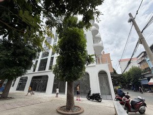 siêu phẩm nhà phố view công viên kinh doanh cực vip. dt: 120m2 thiết kế: 1 trệt 3 tầng lầu