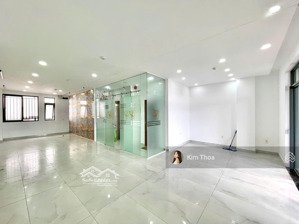 văn phòng (70m2) sàn trống, có thang máy máy lạnh, hầm xe free, giờ giấc tự do ở vạn phúc. giá 12tr