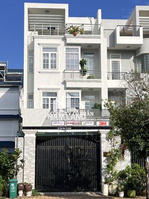 cho thuê nhà mới xây gần liên phường, phước long b ngang 9m làm văn phòng công ty ở kinh doanh