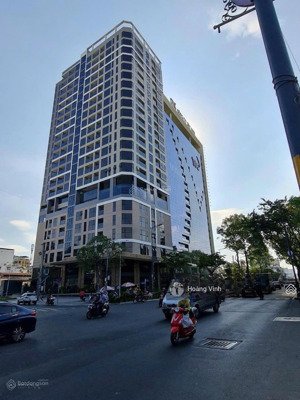 chính chủ bán căn hộ park legend, 90m2, 3 phòng ngủ, 2tollet, giá: 7.5 tỷ, lh: gặp vinh