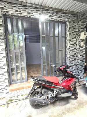 nhà tốt mới xây ngay bến xe quận 8