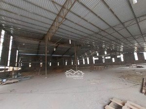 cho thuê xưởng 2300m2.gía 60 triệu.sản xuất đa nghề ,pccc vách tường.tân uyên,bình dương