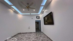 bán nhà phố ngọc lâm long biên, kinh doanh sầm uất, dt 63m giá 12.6 tỷ