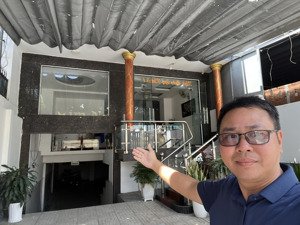 khách sạn 19 tỷ tl- mặt tiền doanh thu 20 phòng- khoán 840tr/năm- gần đại học spkt tphcm