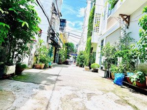 cho thuê nhà nguyên căn hẻm 1/ 6m dương đức hiền cách mặt tiền chỉ 1 căn - 4x12.5m