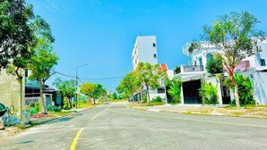 bán lô đất 2 mặt tiền sát trường đại học fpt đà nẵng với giá đầu tư